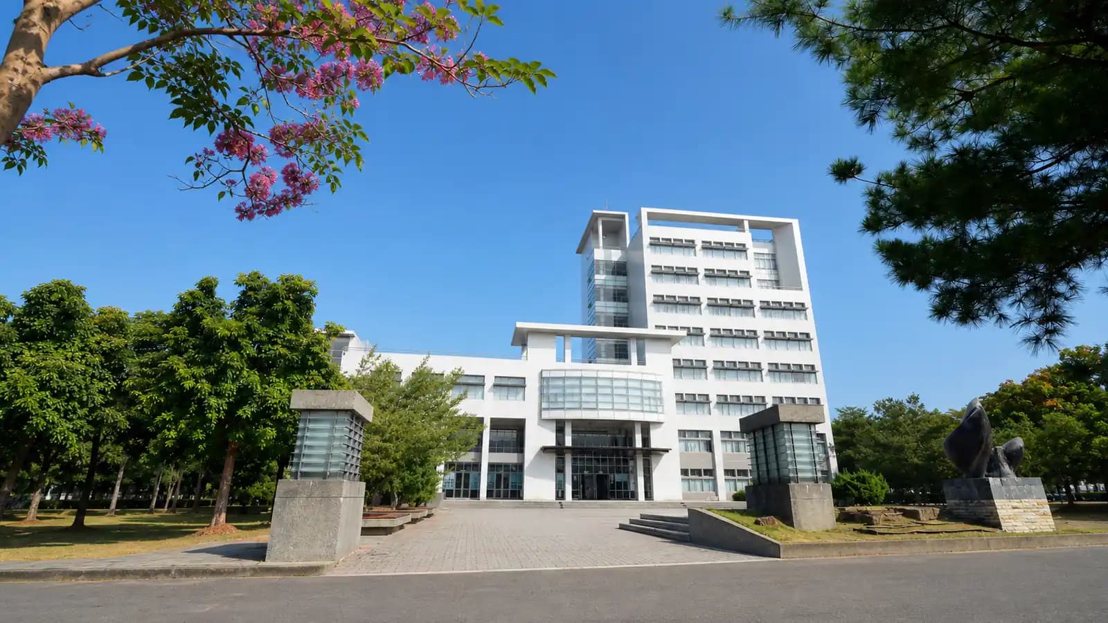 Minh họa biên tập về một khuôn viên học thuật dành cho Nan Kai University of Technology