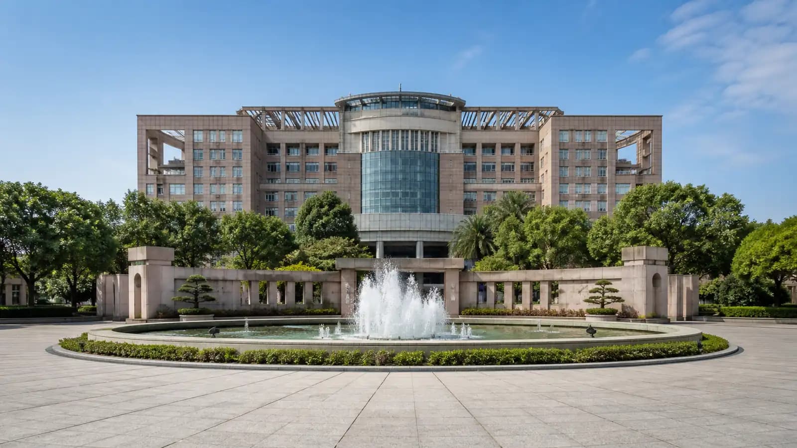 Ảnh minh họa khuôn viên Vanung University