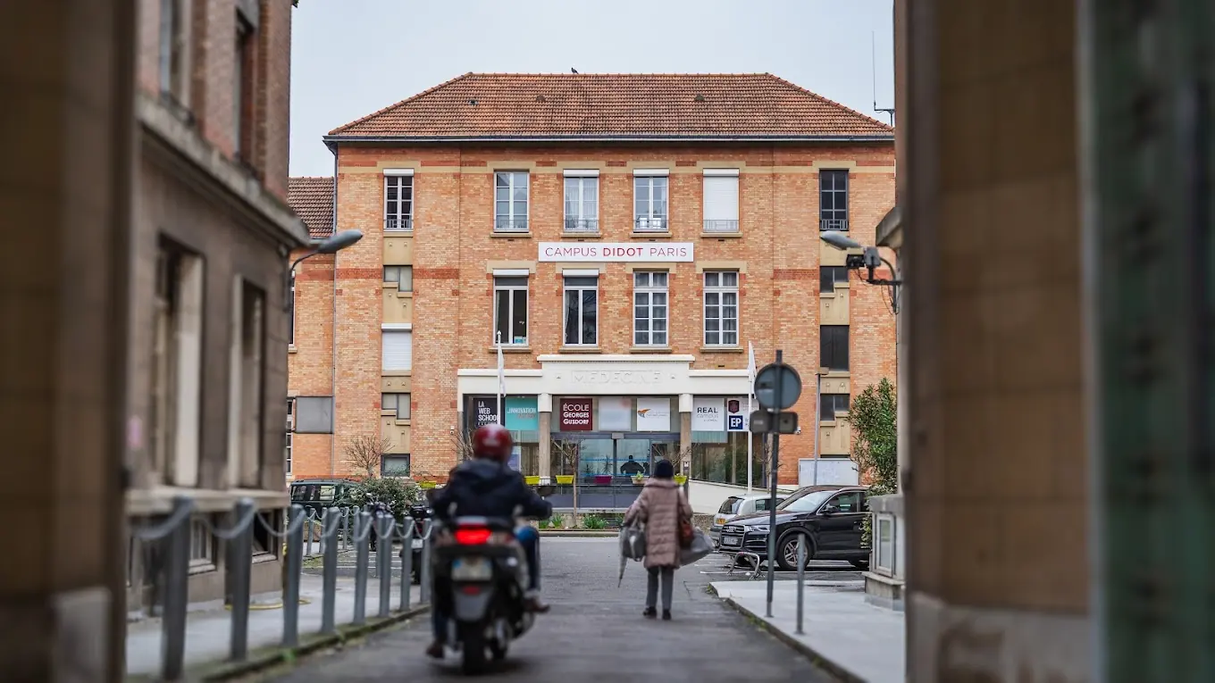 Campus Didot tại 98 rue Didot, Paris — nơi École de Management Appliqué toạ lạc