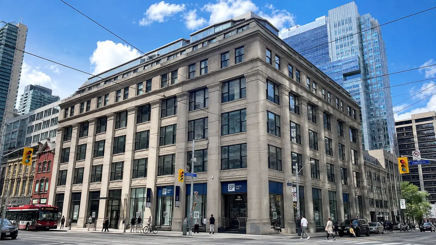 Cơ sở English Path tại 36 Victoria St, trung tâm Toronto, Canada